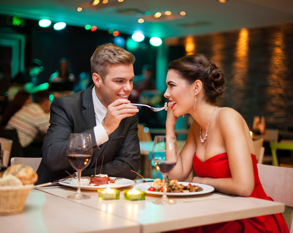 The Retro Dating Rule That’s Actually Still True Today