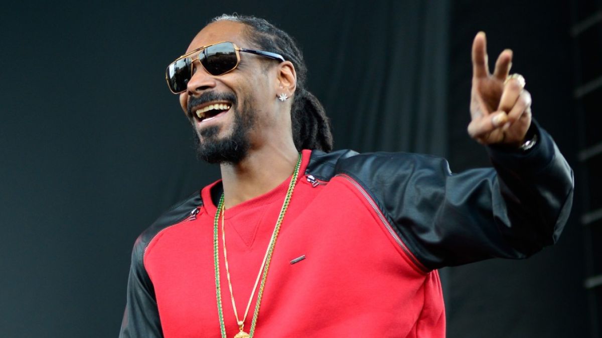 Snoop Dogg Is Shedding All The Strange Nicknames For His New Album