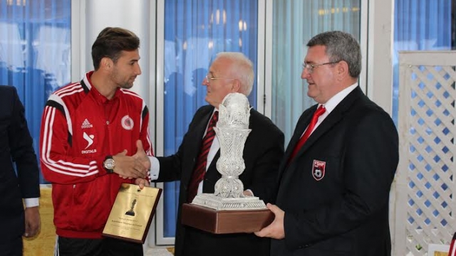 Çmimi “Hasan Prishtina” i dorëzohet Kombëtares kuqezi (Foto)