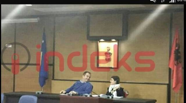 Shpend Ahmeti dëgjon hallet e sportistëve të Prishtinës (FOTO)