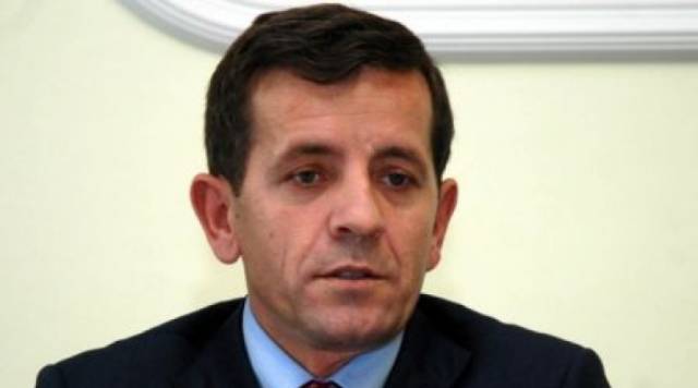 Remi uron për Krishtlindje, por nuk e harron koalcionin PDK-LDK