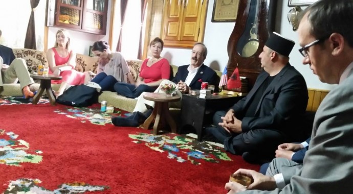Jackobson dhe Engel festojnë pavarësinë e Amerikës në Teqenë e Rahovecit