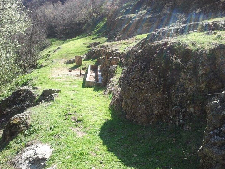 UJI I KROIT, KUFIRI MES KOSOVËS DHE SHQIPËRISË